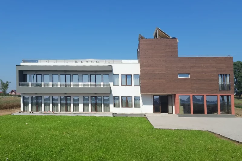 Balustrade moderne pentru case si spatii comerciale