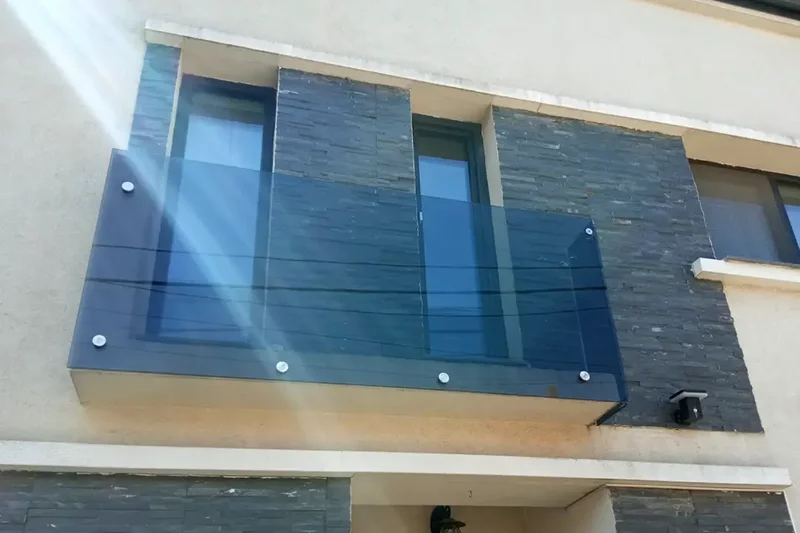 Balustrade moderne pentru case si spatii comerciale