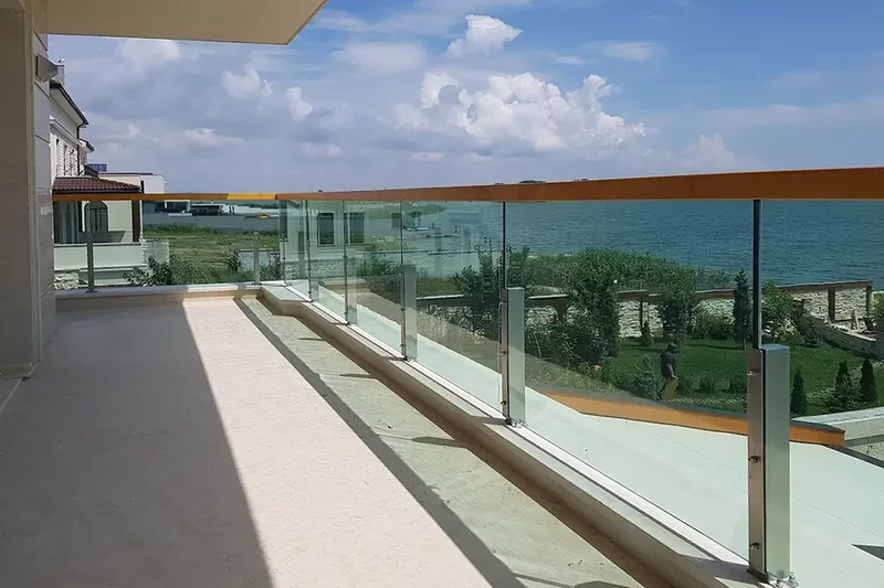 Balustrade moderne pentru case si spatii comerciale