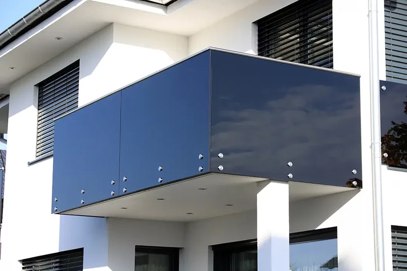 Balustrade moderne pentru case si spatii comerciale