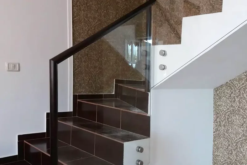 Balustrade moderne pentru case si spatii comerciale